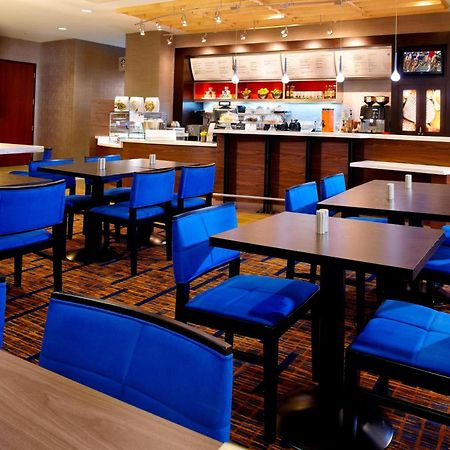 Courtyard Tampa Oldsmar Hotel Екстериор снимка