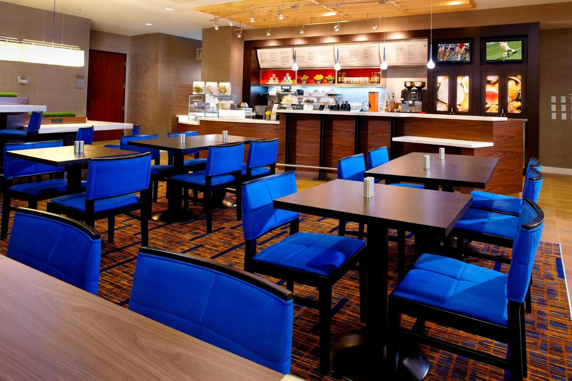 Courtyard Tampa Oldsmar Hotel Екстериор снимка