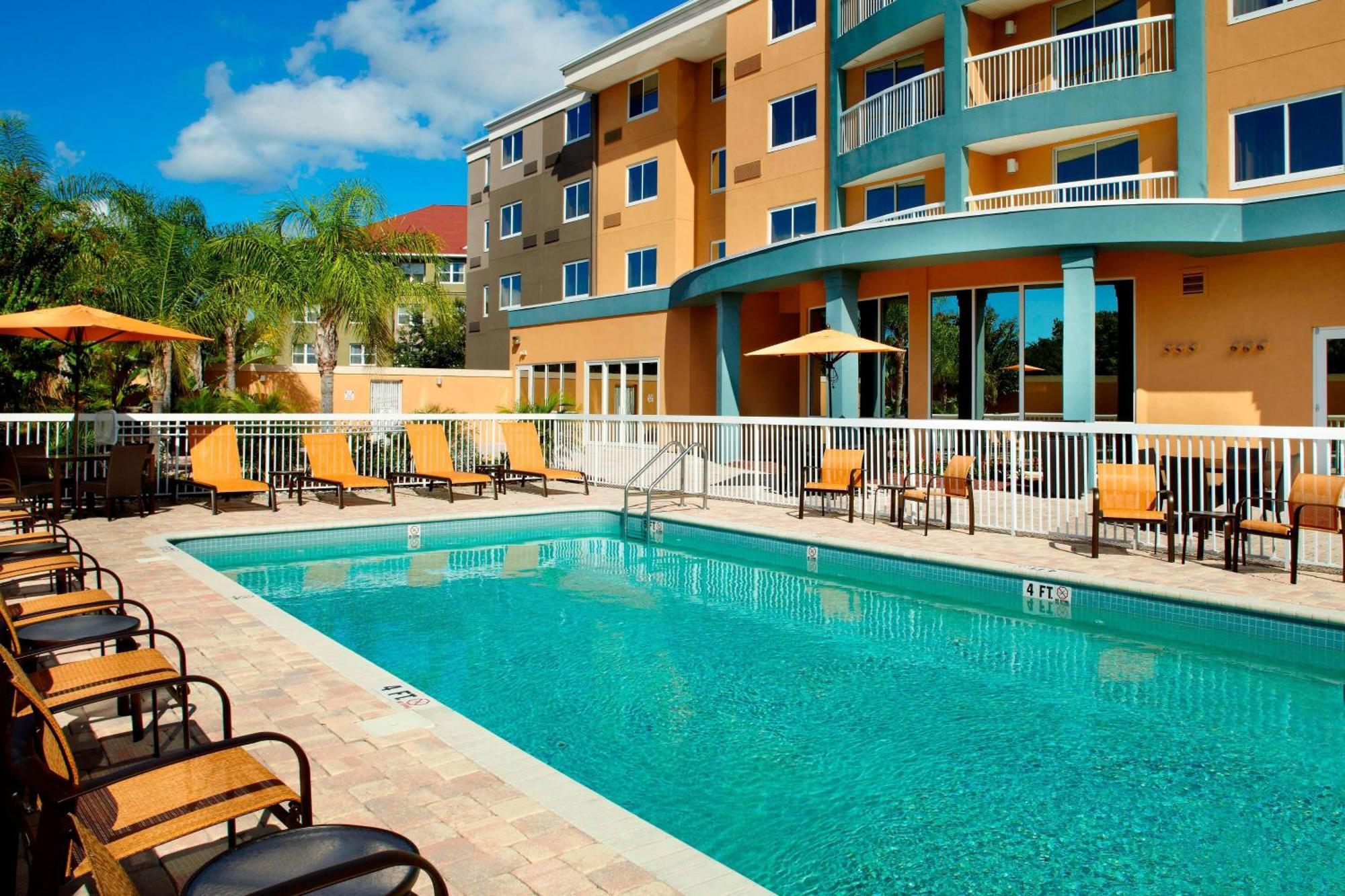 Courtyard Tampa Oldsmar Hotel Екстериор снимка