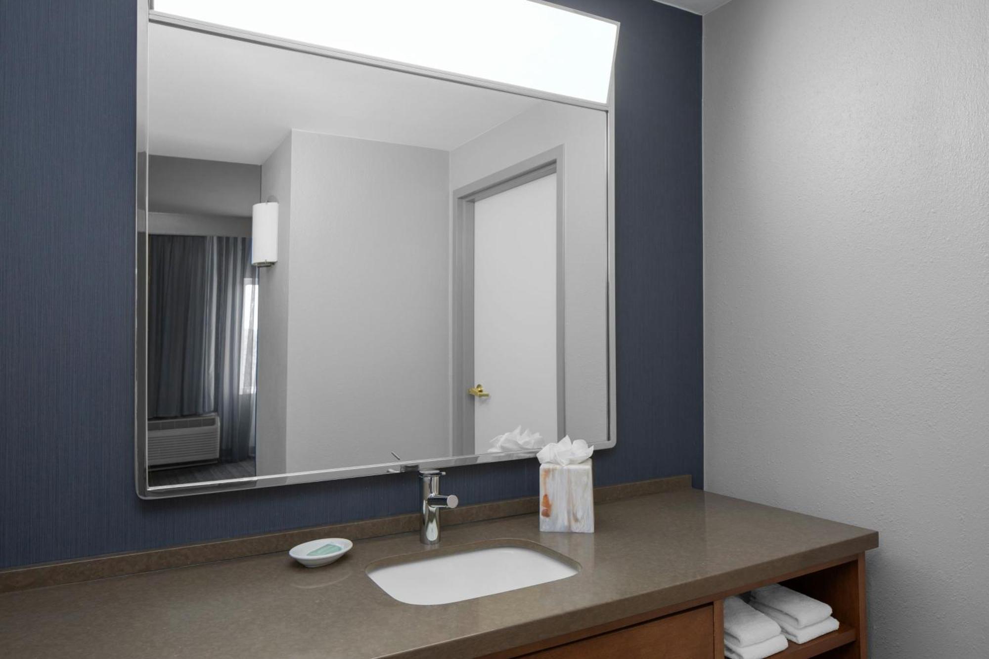 Courtyard Tampa Oldsmar Hotel Екстериор снимка