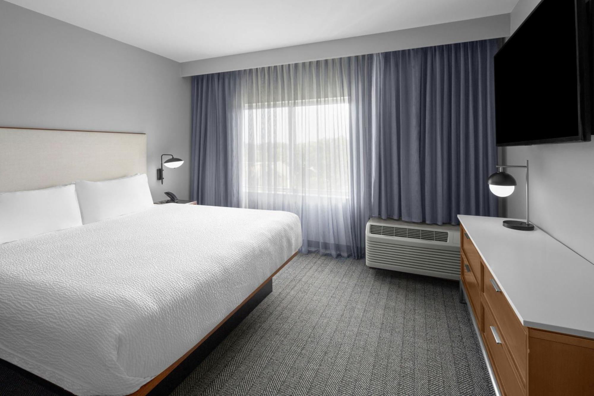 Courtyard Tampa Oldsmar Hotel Екстериор снимка