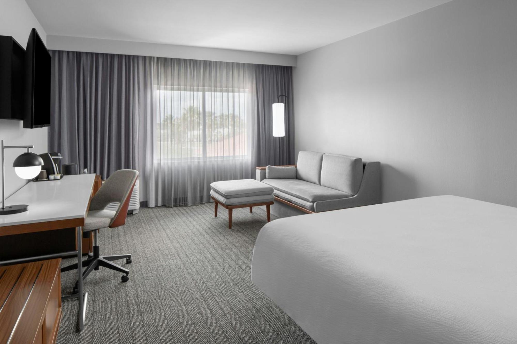 Courtyard Tampa Oldsmar Hotel Екстериор снимка