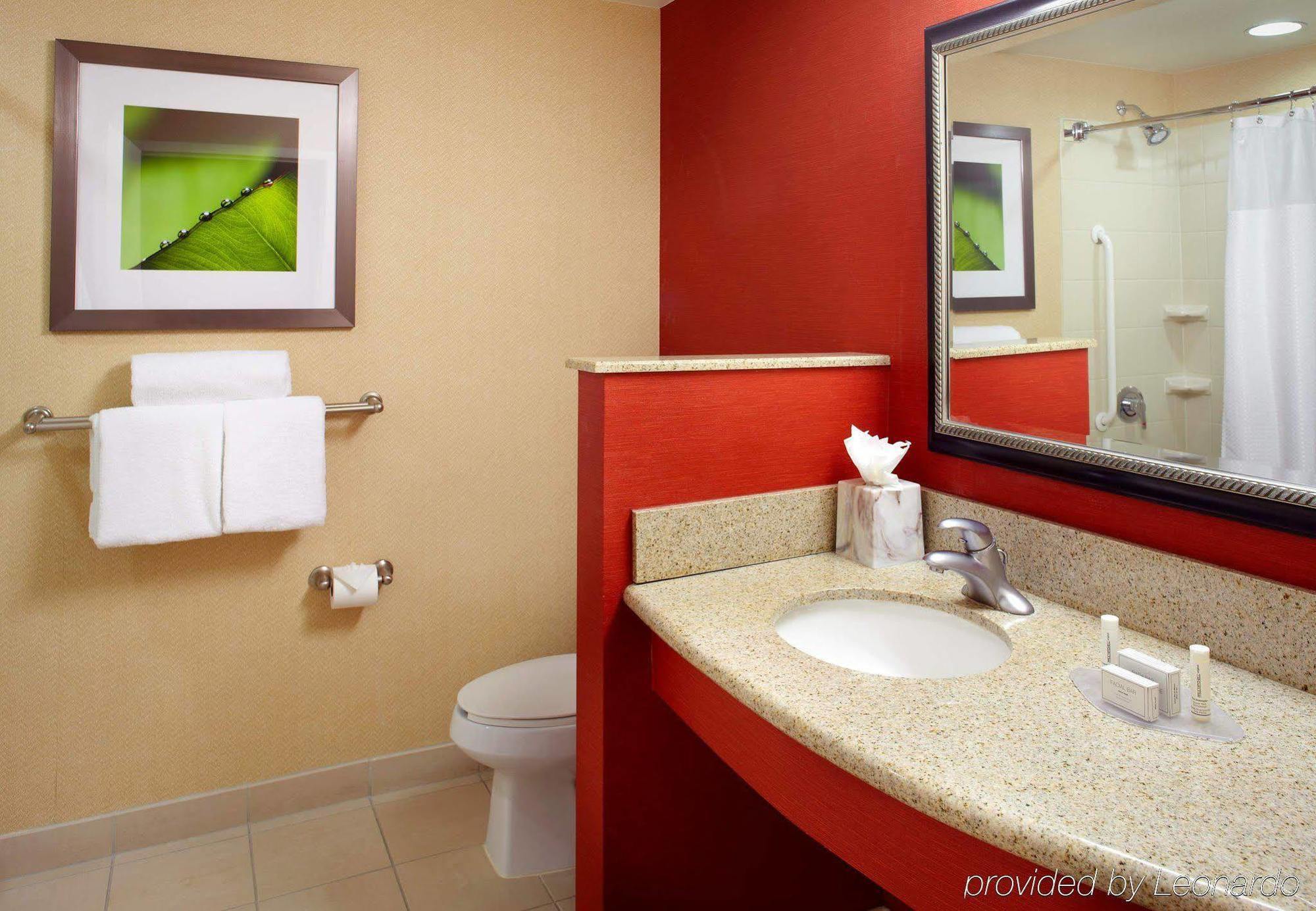 Courtyard Tampa Oldsmar Hotel Екстериор снимка
