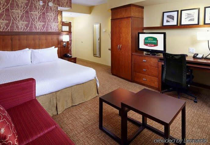 Courtyard Tampa Oldsmar Hotel Екстериор снимка